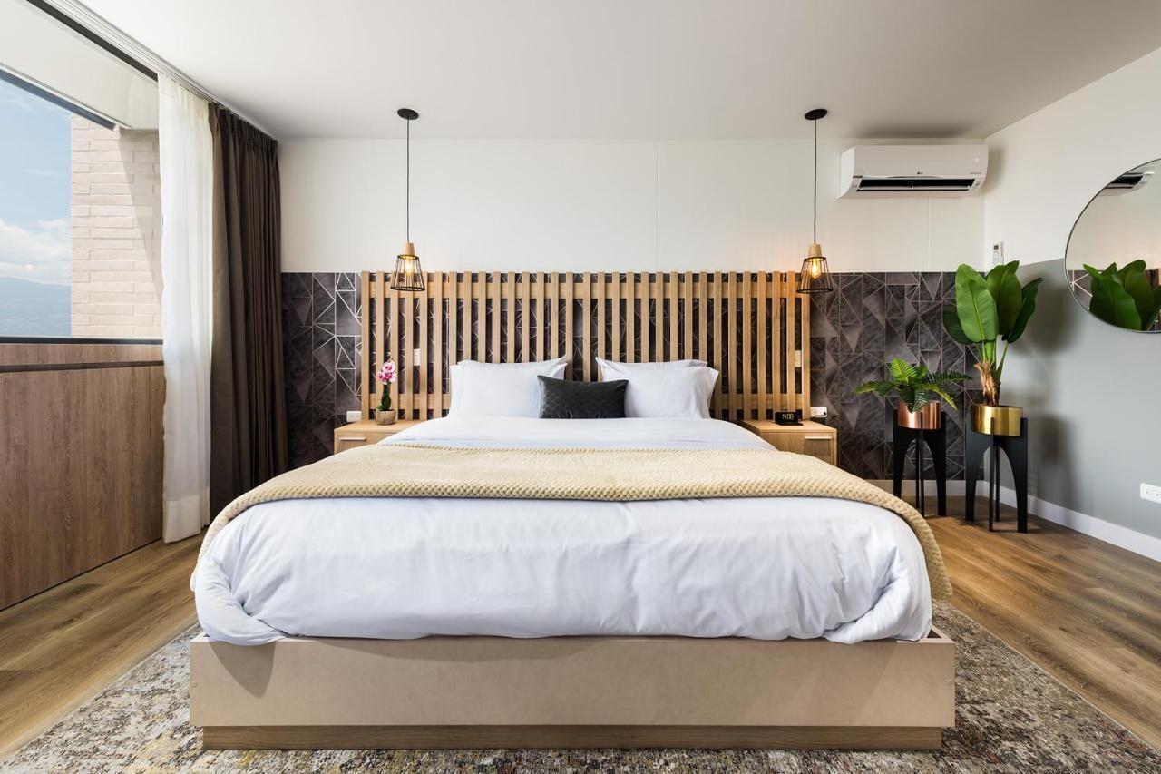 Go Living And Suites - Jalo Rent Медельин Экстерьер фото
