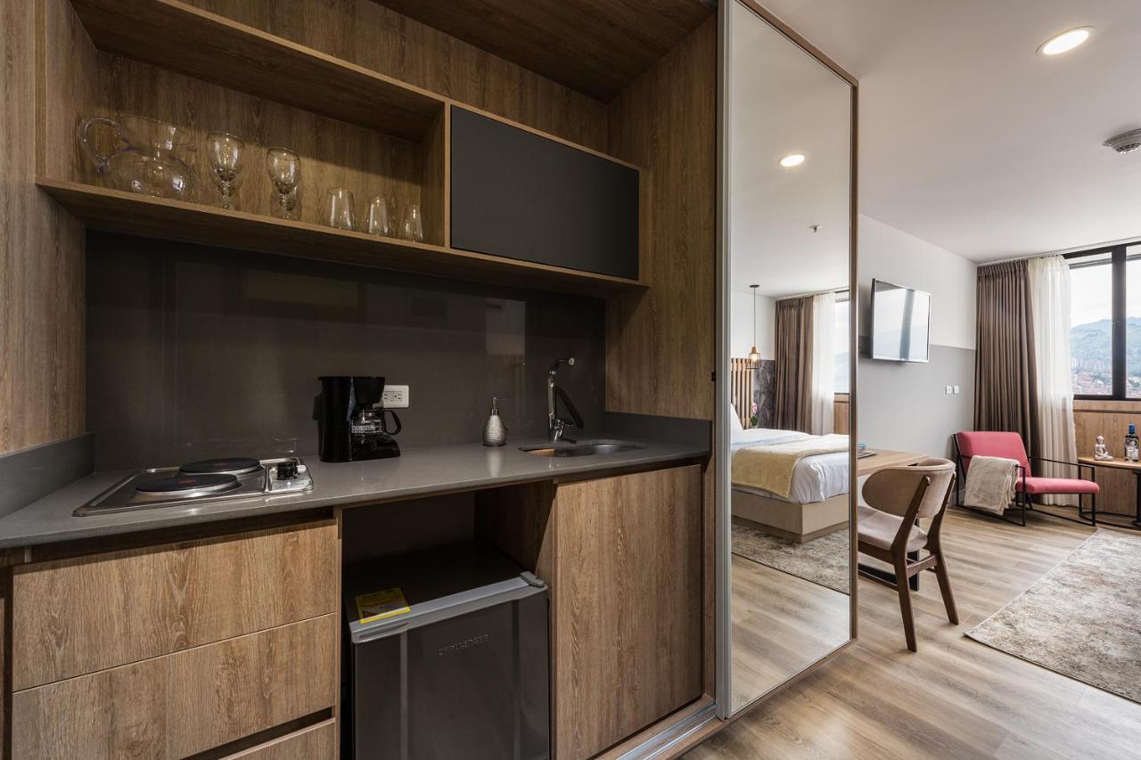 Go Living And Suites - Jalo Rent Медельин Экстерьер фото